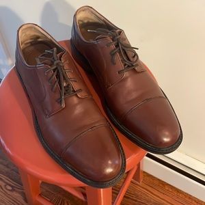 Men’s dress shoes